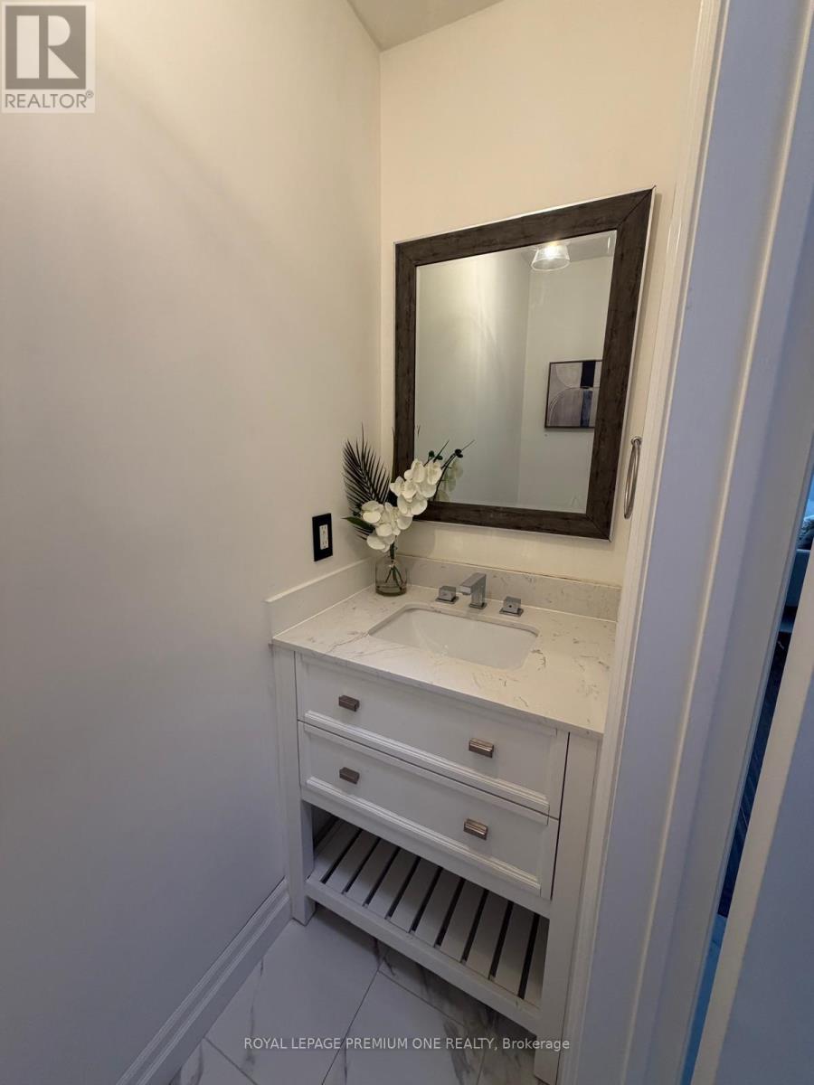 67 - 435 Hensall Circle, Mississauga, Ontario L5A 4P1 - Photo 8 - W13463448