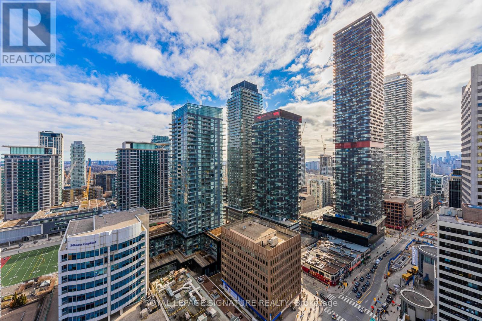 2105 - 33 HELENDALE AVENUE, Toronto, Ontario
