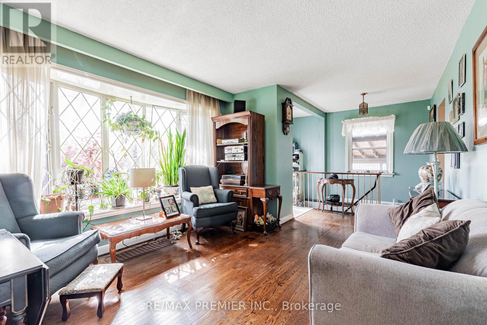 16 Goddard Street, Toronto, Ontario  M3H 5C6 - Photo 5 - C13466444
