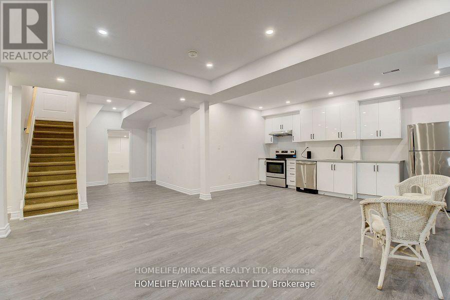 905 Alanbury Crescent, Pickering, Ontario  L1X 2S3 - Photo 11 - E13466486