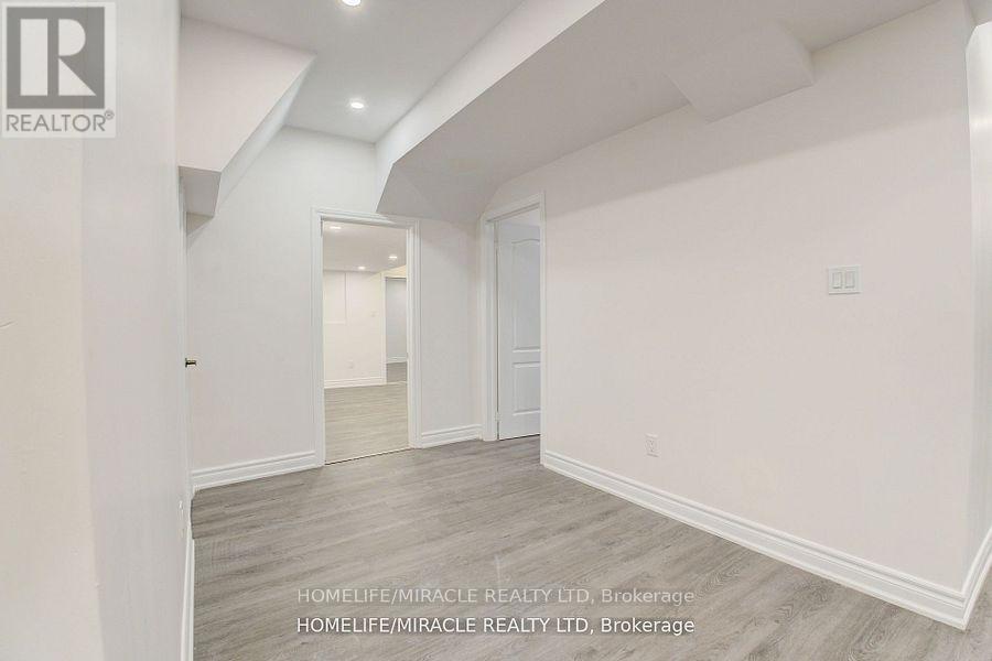 905 Alanbury Crescent, Pickering, Ontario  L1X 2S3 - Photo 6 - E13466486