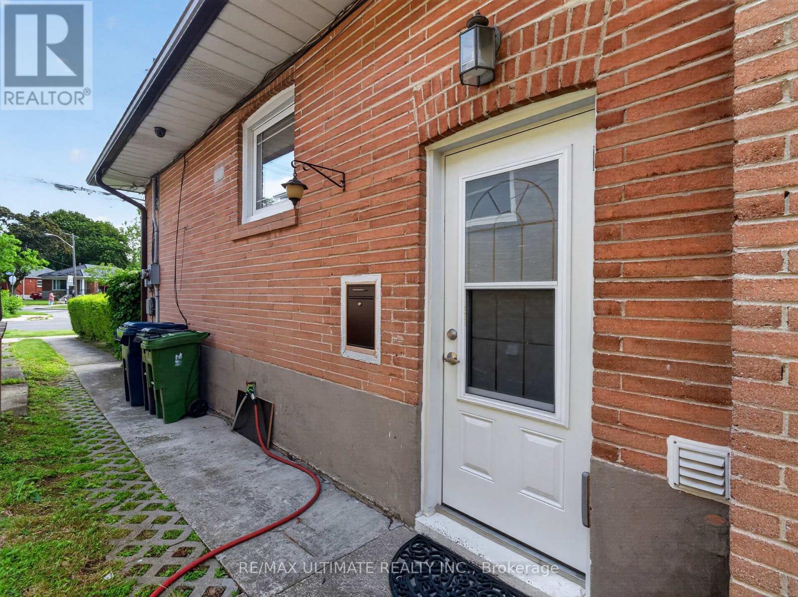 Basement - 20 Wye Valley Road, Toronto, Ontario  M1P 2A4 - Photo 3 - E13466544