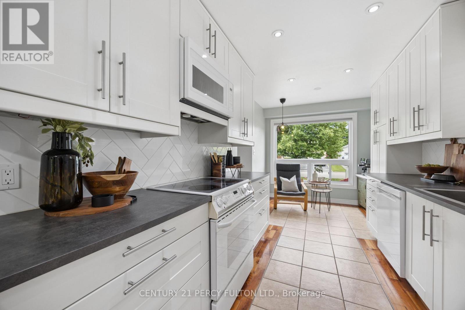 21 Arran Court, Clarington, Ontario  L1E 2E5 - Photo 13 - E13466560