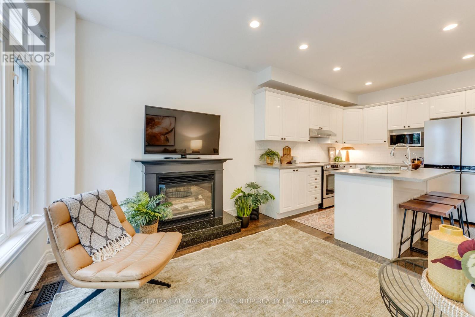 51 Stanhope Avenue, Toronto, Ontario  M4K 3N4 - Photo 18 - E13466562