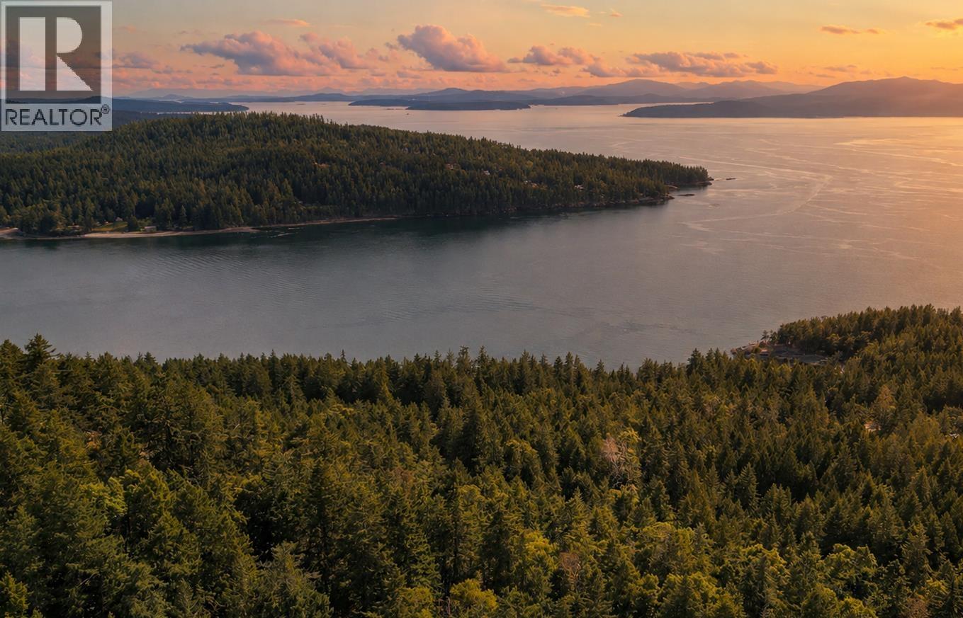 346 DEACON HILL ROAD, Mayne Island, British Columbia