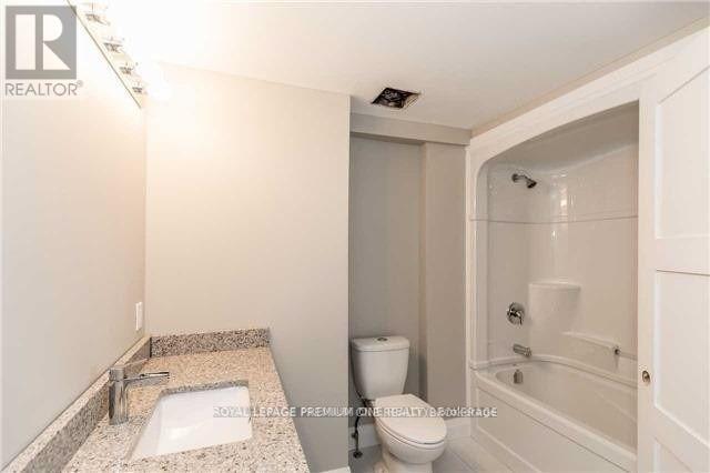 80 Wessenger Drive, Barrie, Ontario  L4N 8P8 - Photo 9 - S13466482