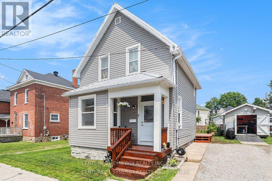 25 KENSINGTON AVENUE, Smiths Falls, Ontario