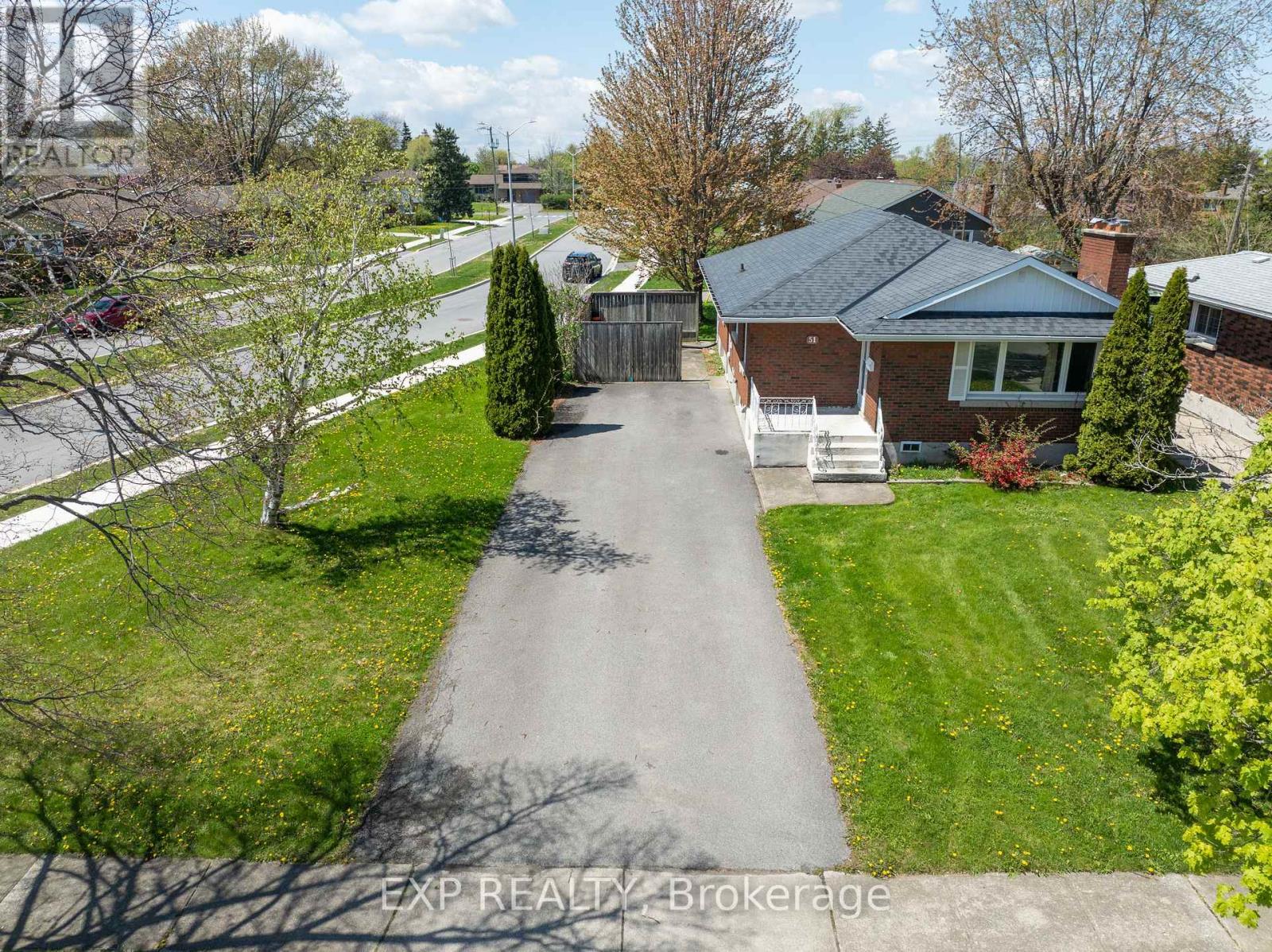 51 Parkdale Drive, Thorold, Ontario  L2V 2N7 - Photo 2 - X13466676