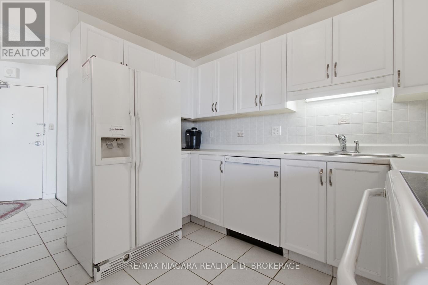 1011 - 7 Gale Crescent, St. Catharines, Ontario  L2R 7M8 - Photo 12 - X13466732