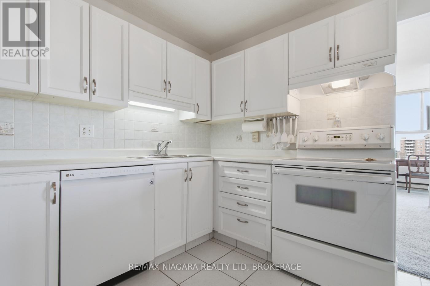 1011 - 7 Gale Crescent, St. Catharines, Ontario  L2R 7M8 - Photo 13 - X13466732
