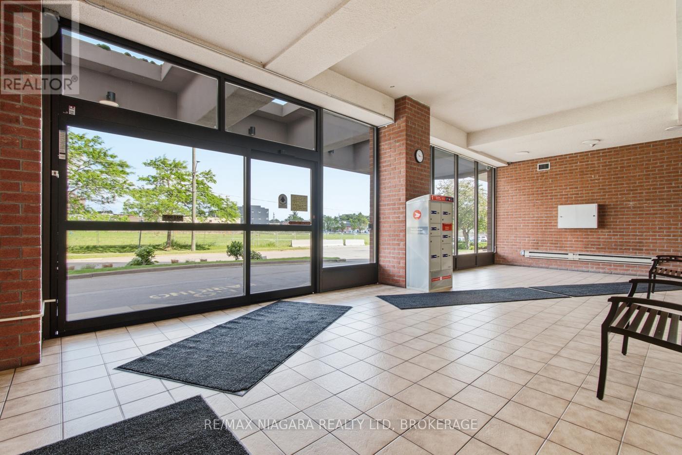 1011 - 7 Gale Crescent, St. Catharines, Ontario  L2R 7M8 - Photo 3 - X13466732