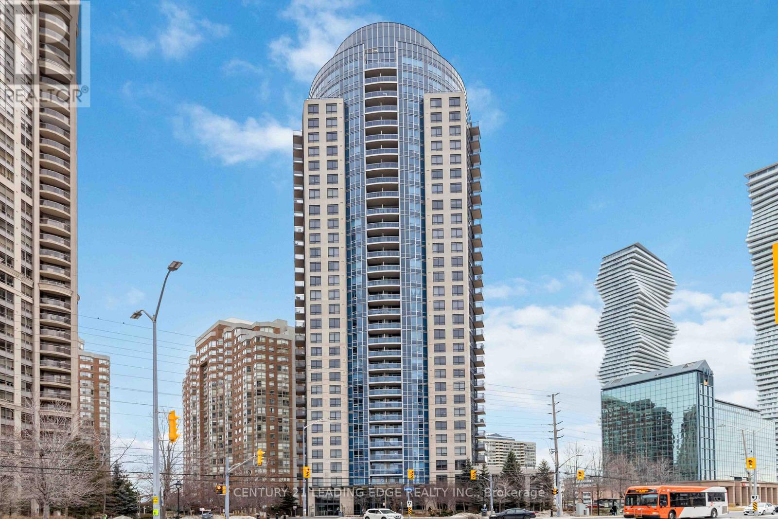 806 - 330 BURNHAMTHORPE ROAD W, Mississauga, Ontario