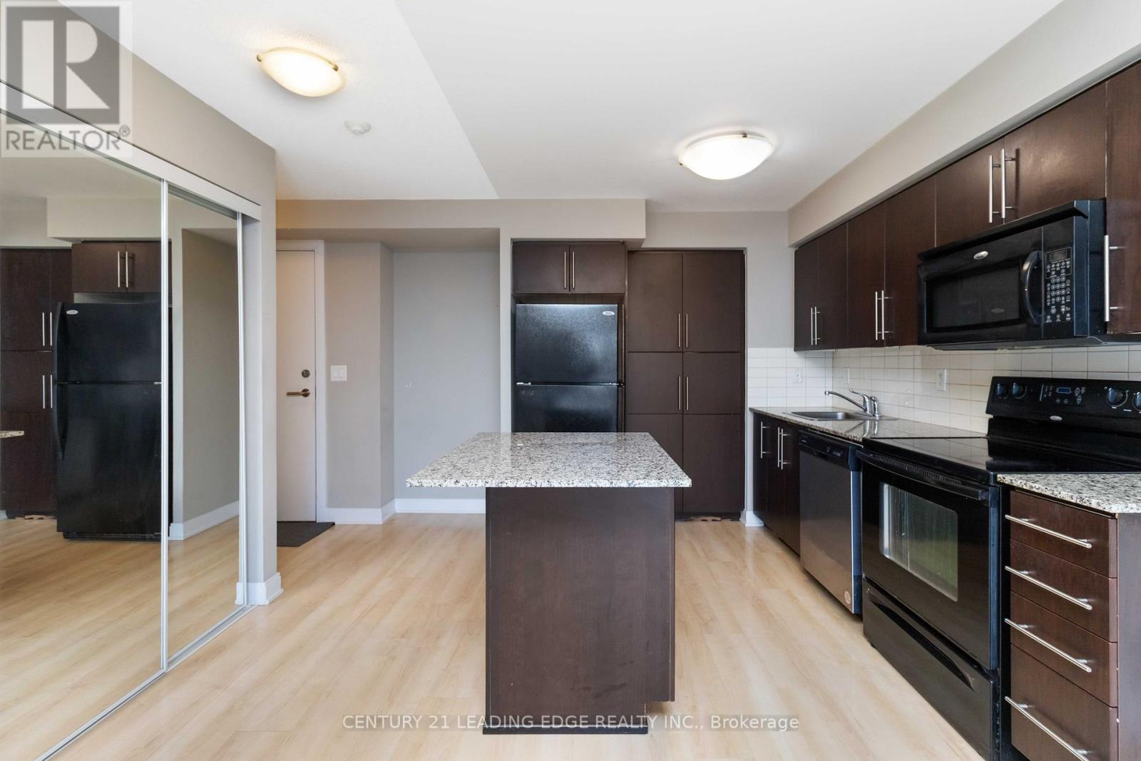 806 - 330 Burnhamthorpe Road W, Mississauga, Ontario  L5B 0E1 - Photo 11 - W13466476
