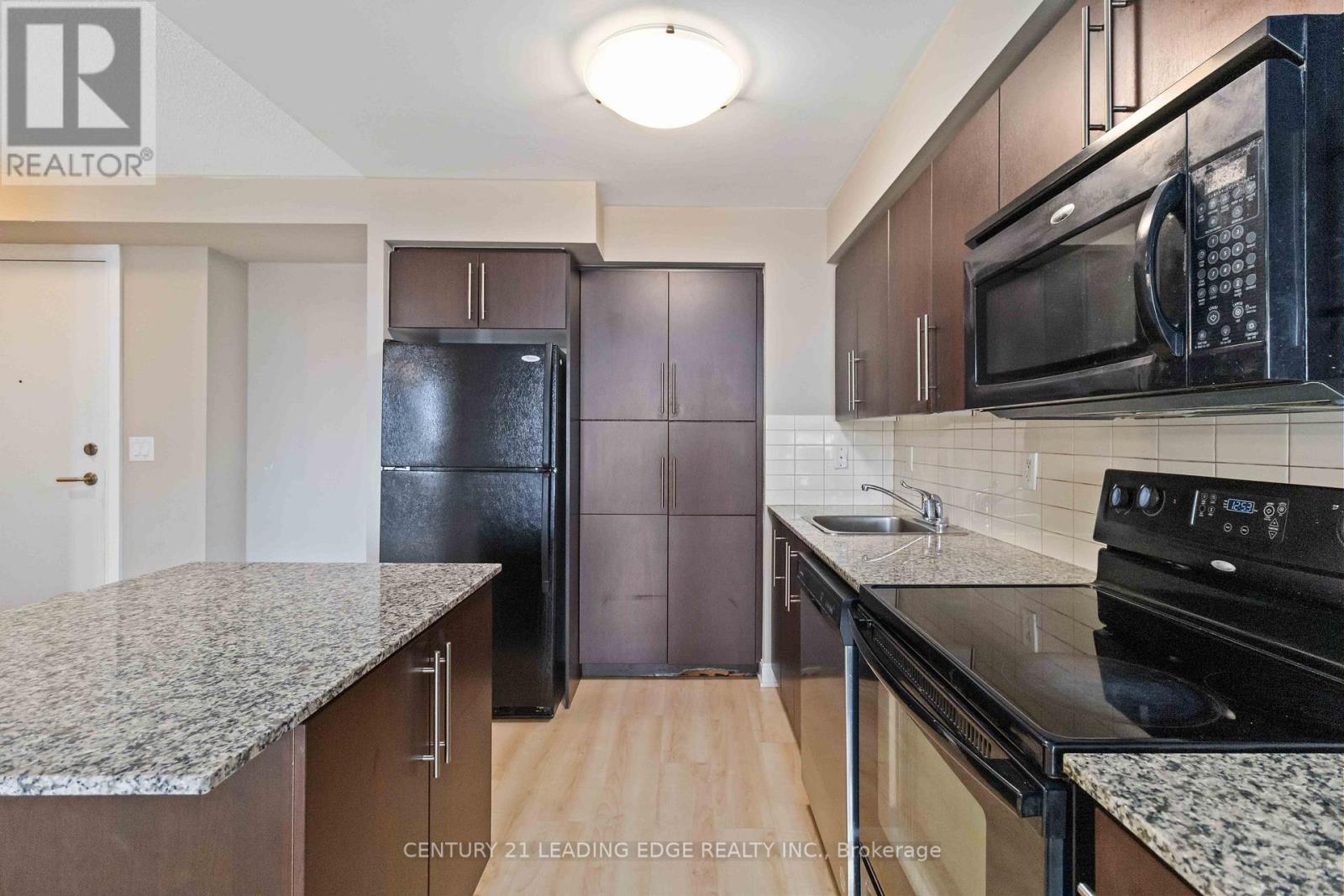 806 - 330 Burnhamthorpe Road W, Mississauga, Ontario  L5B 0E1 - Photo 13 - W13466476