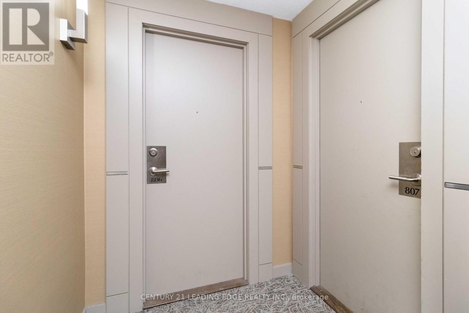 806 - 330 Burnhamthorpe Road W, Mississauga, Ontario  L5B 0E1 - Photo 3 - W13466476