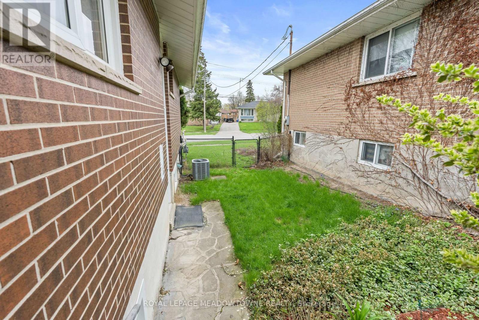 24 Gower Road, Halton Hills, Ontario  L7G 1E5 - Photo 33 - W13466506