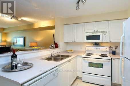 301 - 11 Michael Power Place, Toronto, Ontario M9A 5G3 - Photo 4 - W13466610