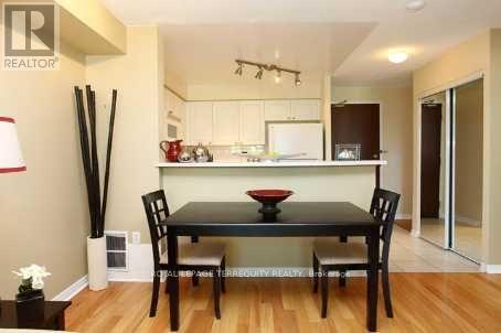 301 - 11 Michael Power Place, Toronto, Ontario M9A 5G3 - Photo 5 - W13466610