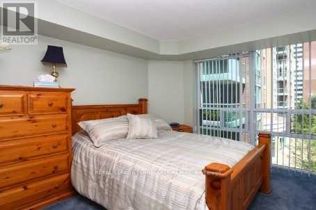 301 - 11 Michael Power Place, Toronto, Ontario M9A 5G3 - Photo 6 - W13466610
