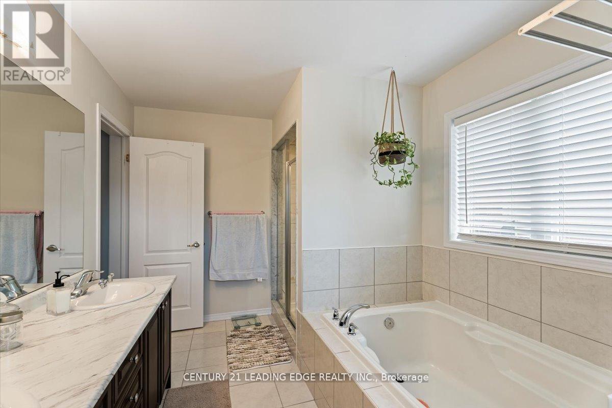 35 Royal Coachman Way, Hamilton, Ontario  L8J 0M2 - Photo 35 - X13462190