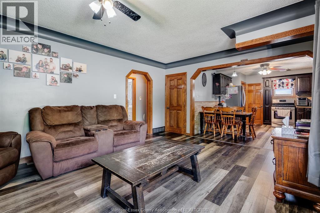 72 Hodgins Street, Leamington, Ontario  N8H 2N7 - Photo 4 - 26014624
