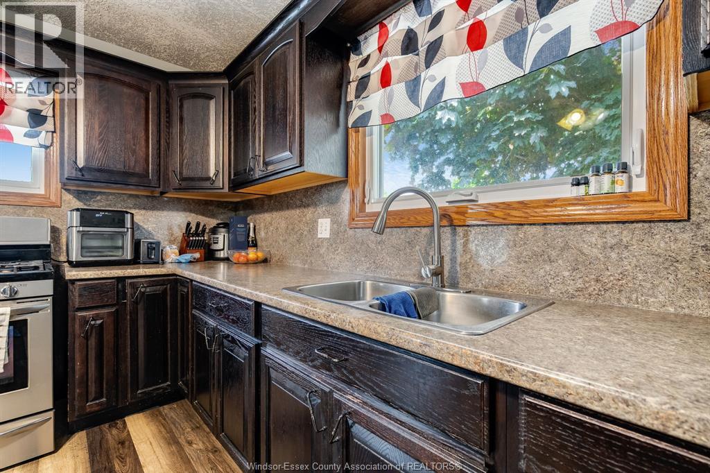 72 Hodgins Street, Leamington, Ontario  N8H 2N7 - Photo 7 - 26014624