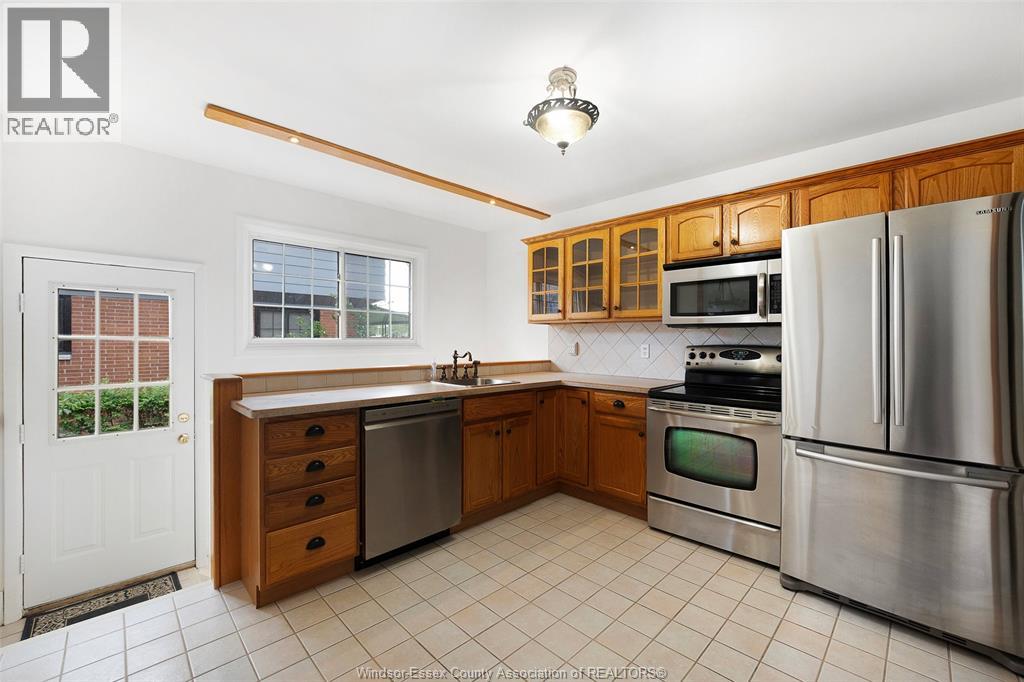 941 Westchester, Windsor, Ontario N8S 3Y8 - Photo 16 - 26014622