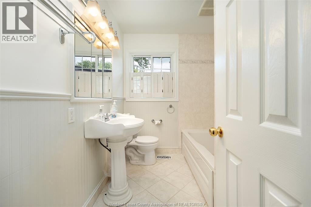 941 Westchester, Windsor, Ontario N8S 3Y8 - Photo 20 - 26014622