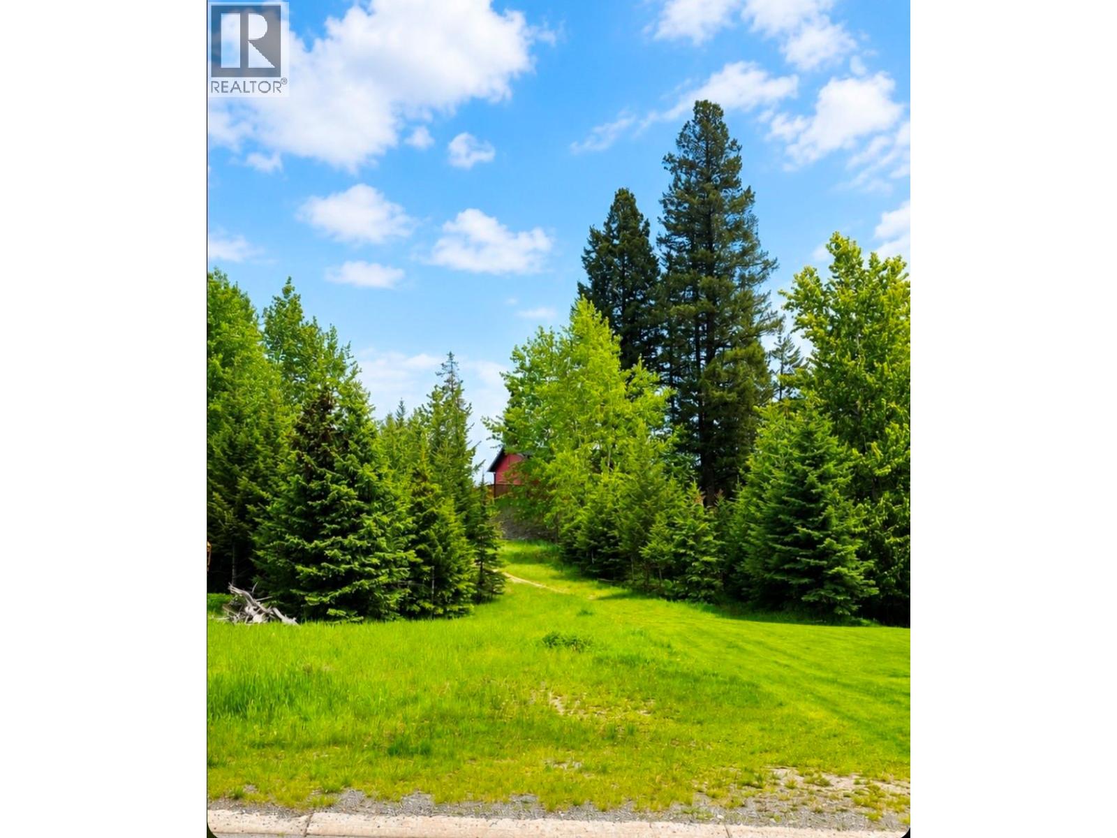 16 Cassiar Drive, Elkford, British Columbia  V0B 1H0 - Photo 1 - 10392009