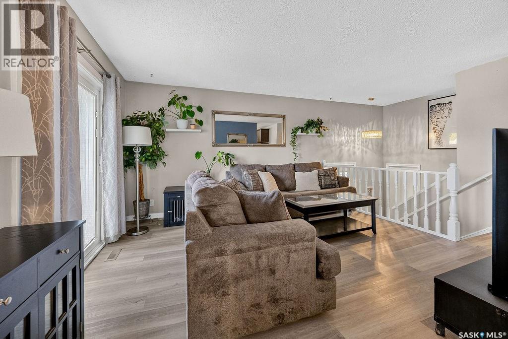 890 Samuels Crescent N, Regina, Saskatchewan  S4X 2L5 - Photo 6 - SK040071
