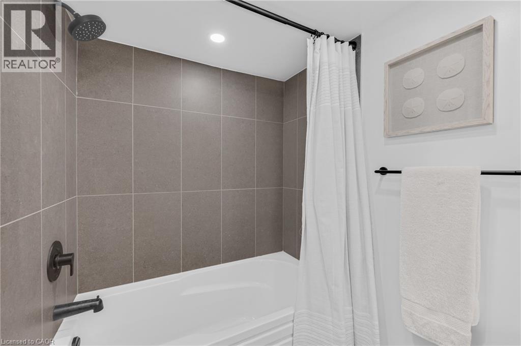 377 Duncombe Drive, Burlington, Ontario  L7L 4M2 - Photo 26 - 40836536
