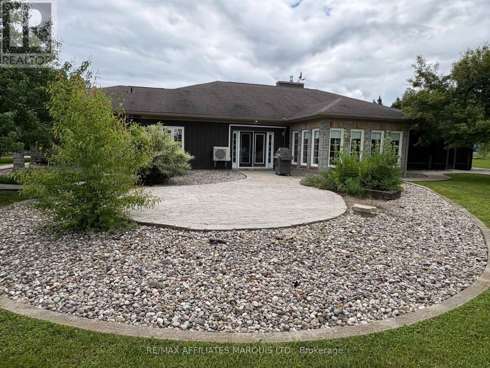 16401 COUNTY RD 2, South Stormont, Ontario