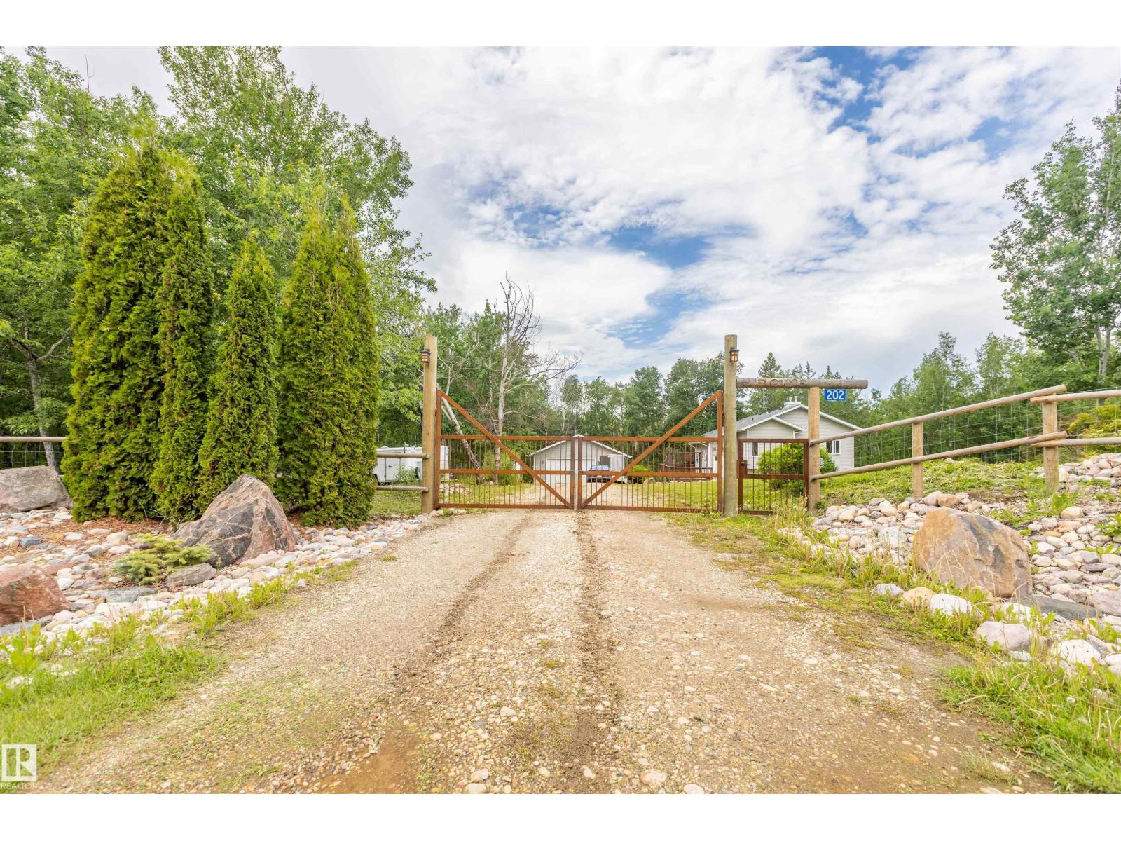 #202 55109 Hwy 777, Rural Lac Ste. Anne County, Alberta  T0E 1V0 - Photo 3 - E4494625