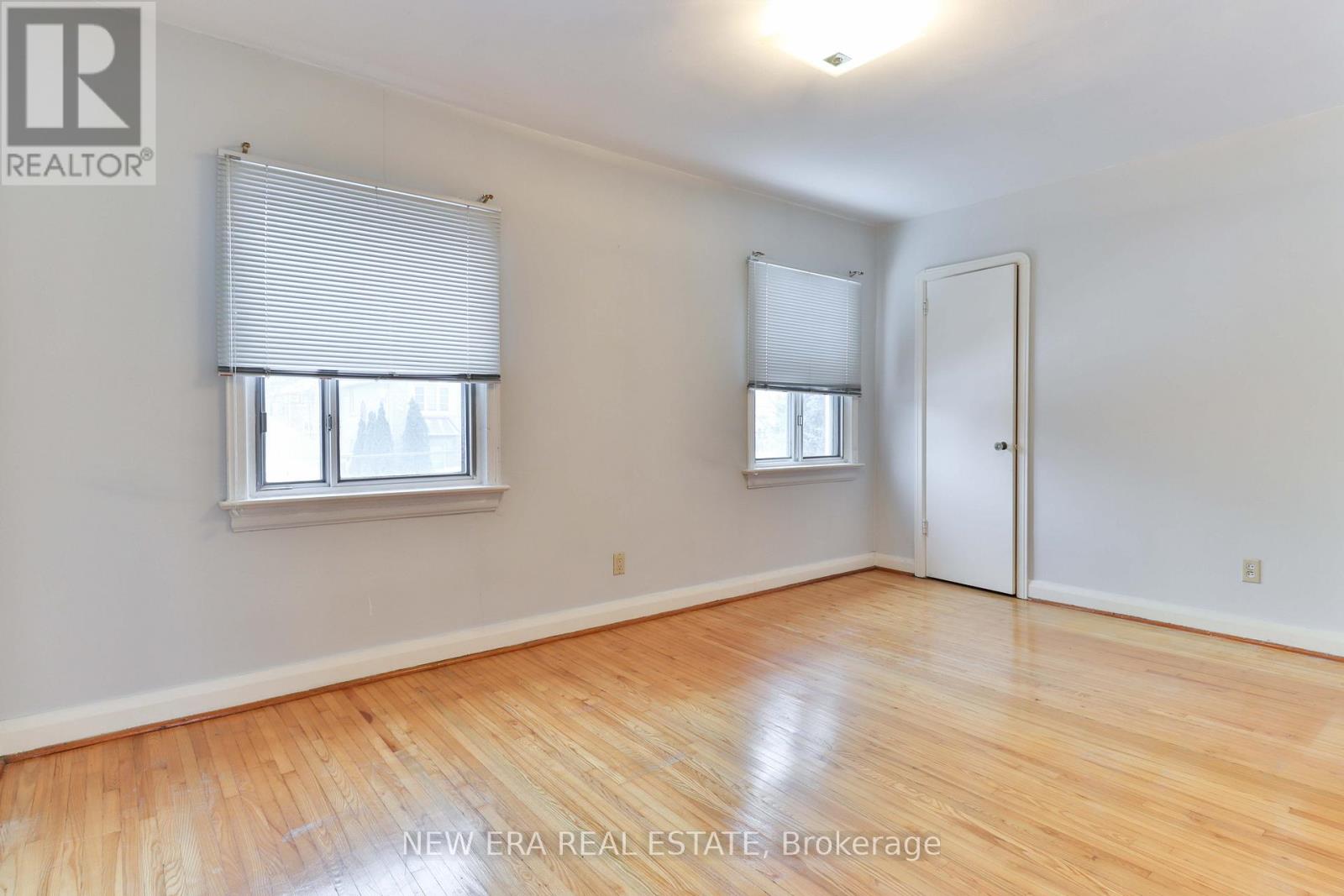 27 Dell Park Avenue, Toronto, Ontario  M6B 2T5 - Photo 17 - C13466870
