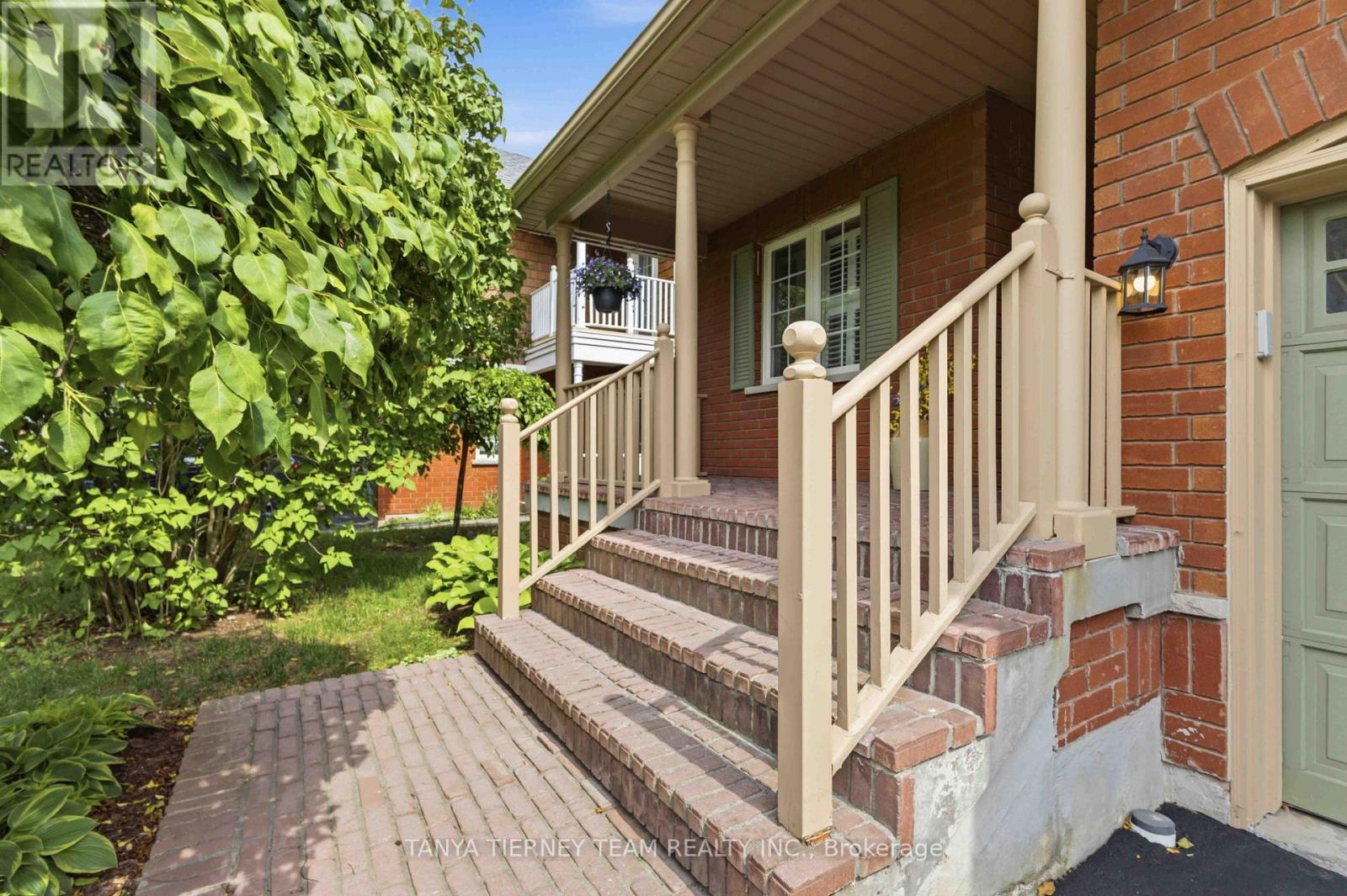 5 Cody Avenue, Whitby, Ontario  L1M 1K8 - Photo 4 - E13466868