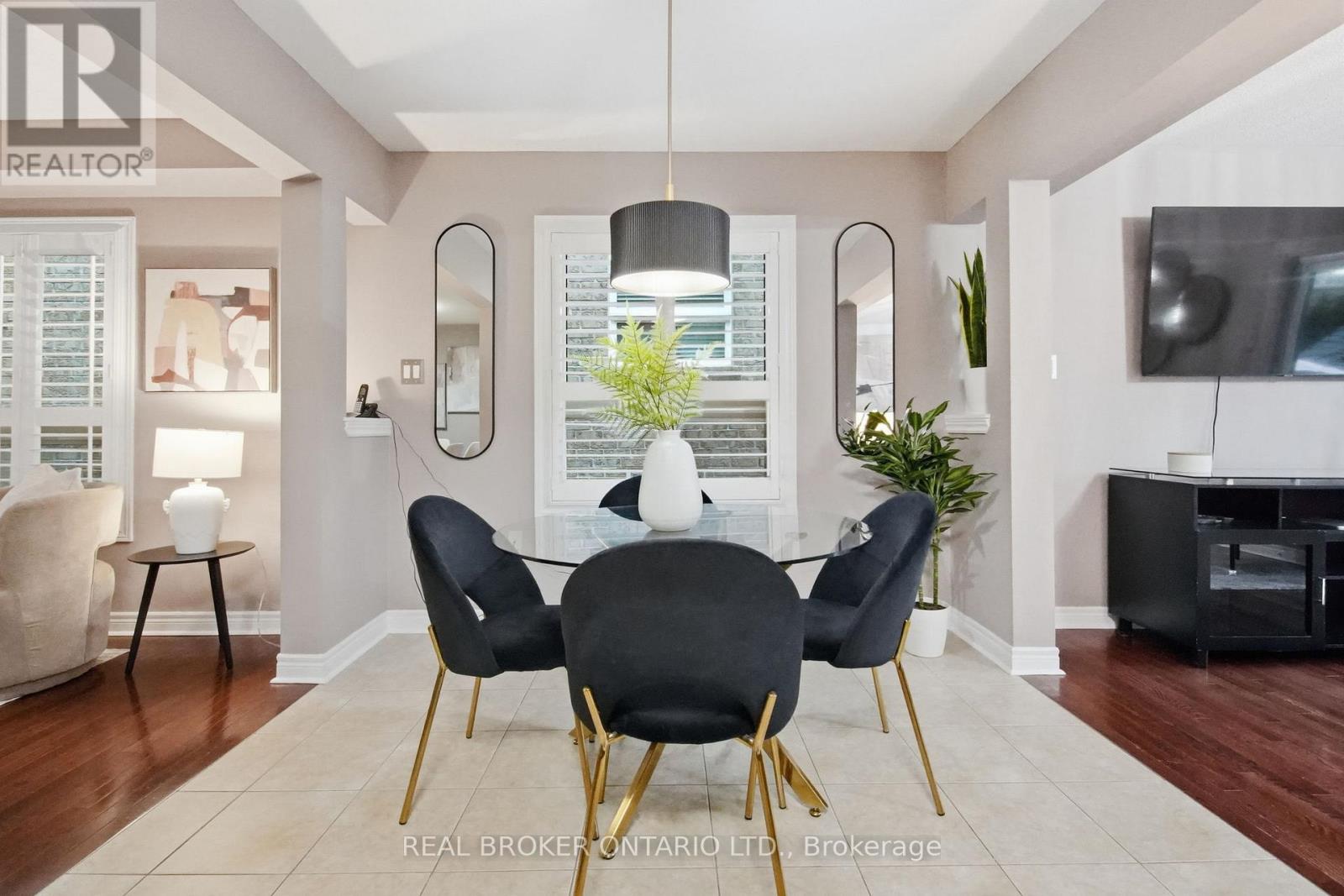 27 HARVEST HILLS BOULEVARD, East Gwillimbury, Ontario