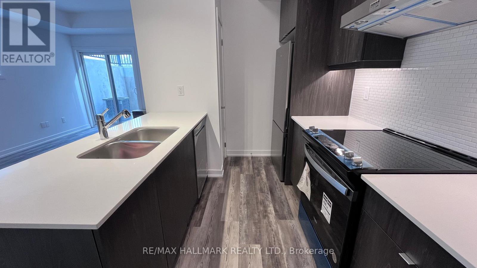 120 - 51 Jefferson Side Road, Richmond Hill, Ontario  L4E 1M1 - Photo 4 - N13466678