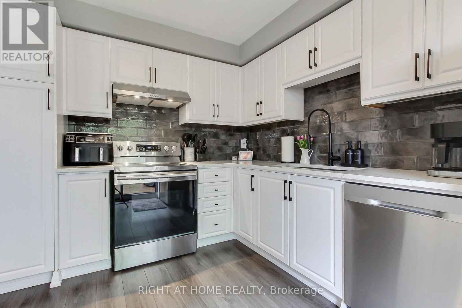 108 Gadwall Avenue, Barrie (Painswick South), Ontario  L4N 8X3 - Photo 17 - S13466658