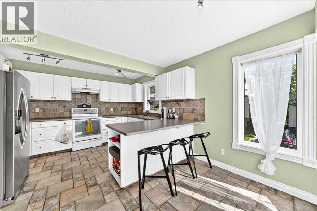672 Killarney Glen Court Sw, Calgary, Alberta  T3E 7H4 - Photo 6 - A2322269