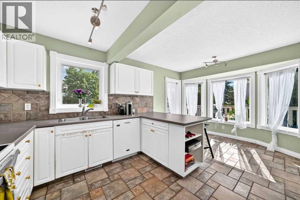 672 Killarney Glen Court Sw, Calgary, Alberta  T3E 7H4 - Photo 8 - A2322269