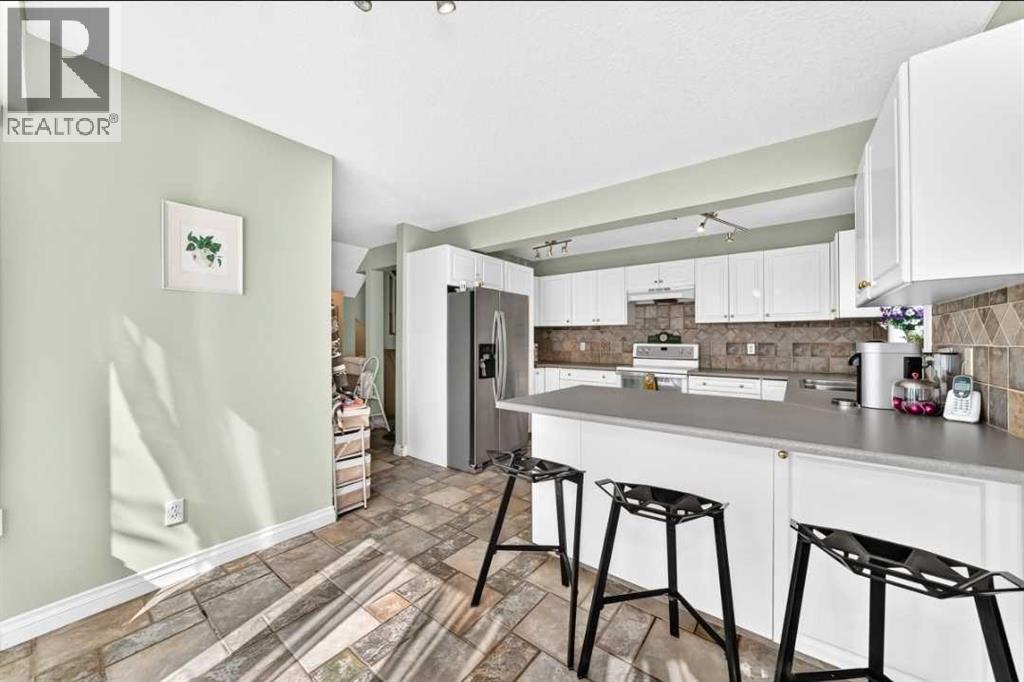 672 Killarney Glen Court Sw, Calgary, Alberta  T3E 7H4 - Photo 9 - A2322269