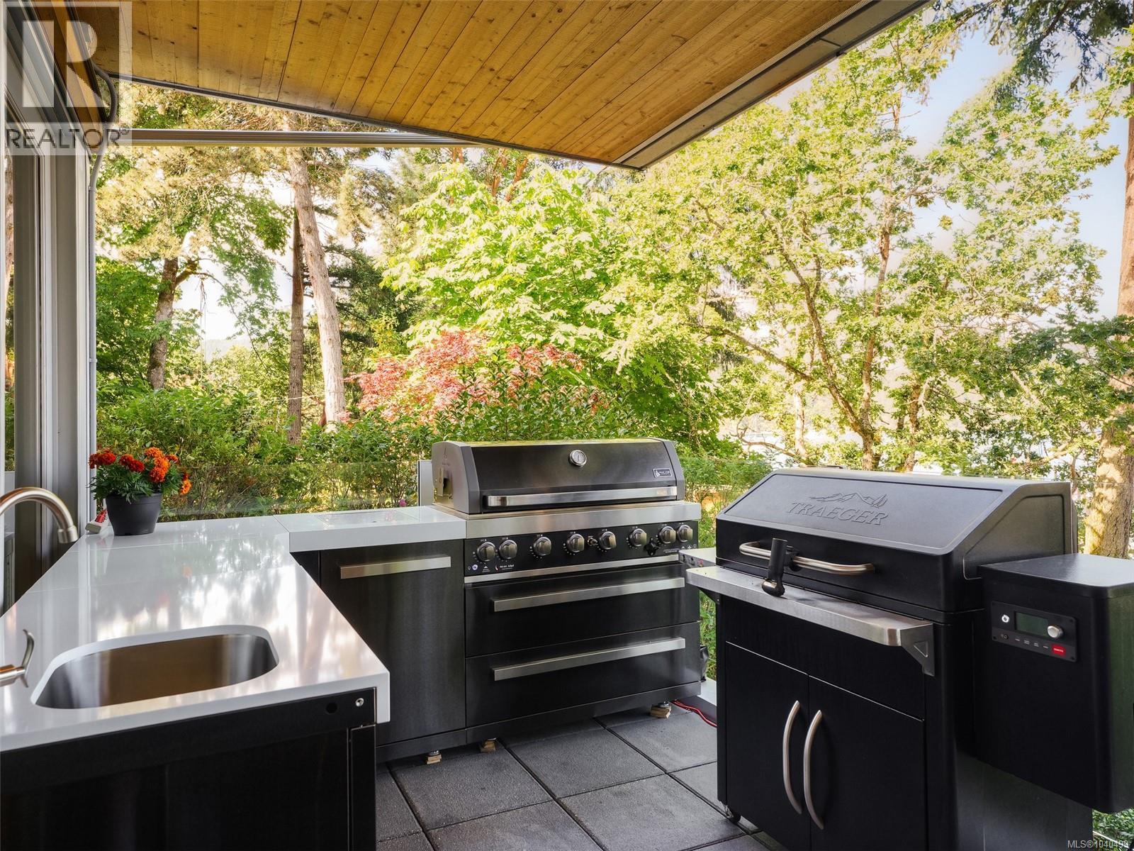 101 851 Verdier Ave, Central Saanich, British Columbia  V8M 1C5 - Photo 21 - 1040499