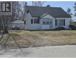 2 Laurier Ave, Terrace Bay, Ontario