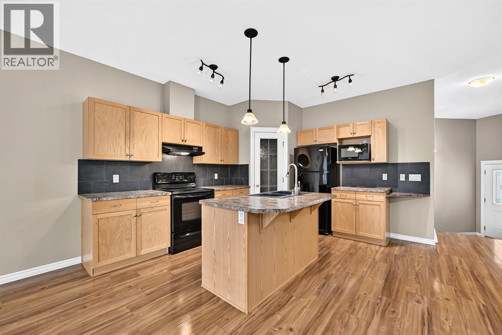 113, 100 Coopers Common SW, Airdrie, Alberta  T4B 3C7 - Photo 4 - A2322504