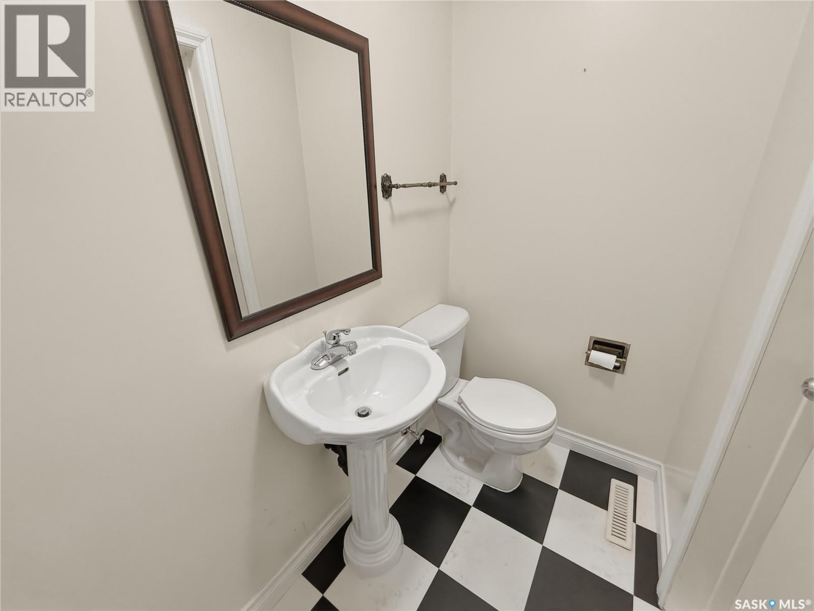 940 9th Avenue Ne, Swift Current, Saskatchewan  S9H 2S9 - Photo 16 - SK039782