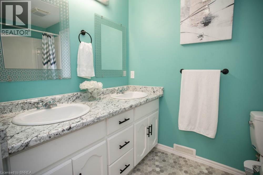 39 Centre Street, Woodstock, Ontario  N4S 3X6 - Photo 28 - 40837322