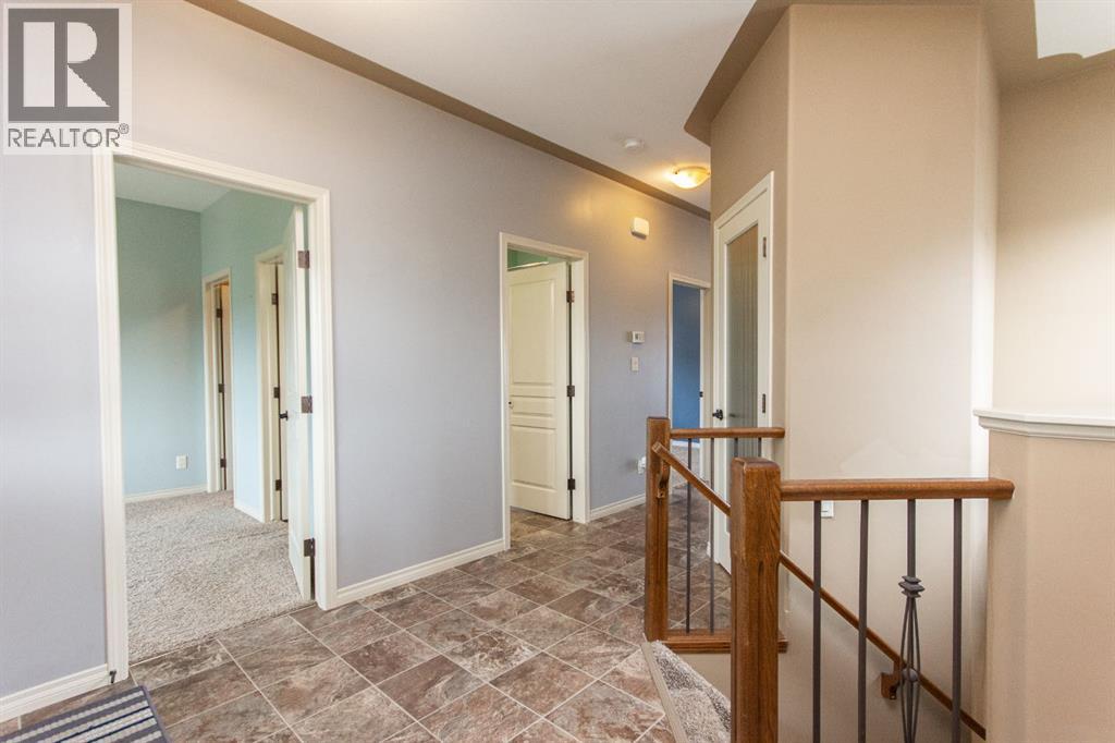 101 Valley Crescent, Blackfalds, Alberta  T4M 0J7 - Photo 3 - A2318759