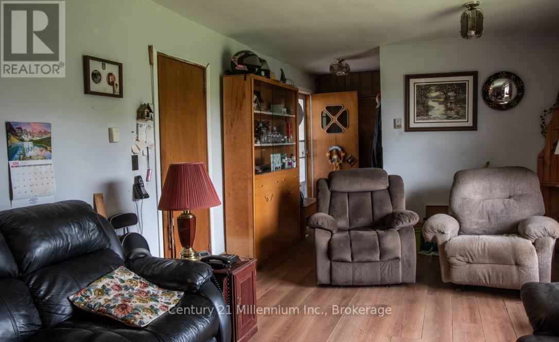 504354 Grey Road 12 Road, West Grey, Ontario N0C 1H0 - Photo 4 - X13467018