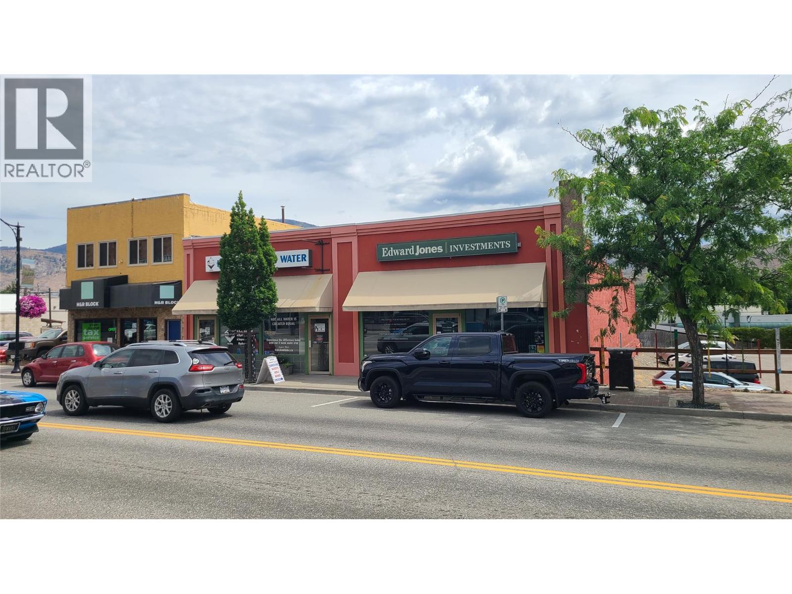 6239 MAIN Street, Oliver, British Columbia