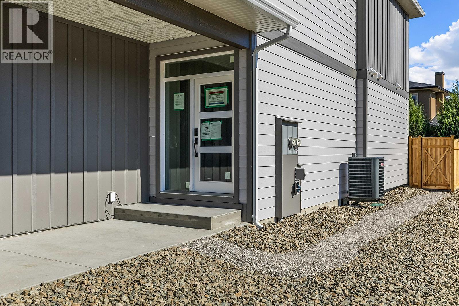 1715 Treffry Place, Summerland, British Columbia  V0H 1Z9 - Photo 3 - 10387043
